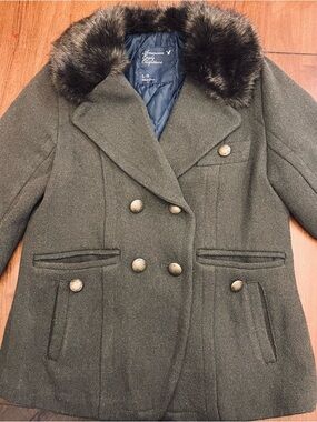 American Eagle Outfitters Olive Wool-Blend Peacoat with Faux Fur Collar